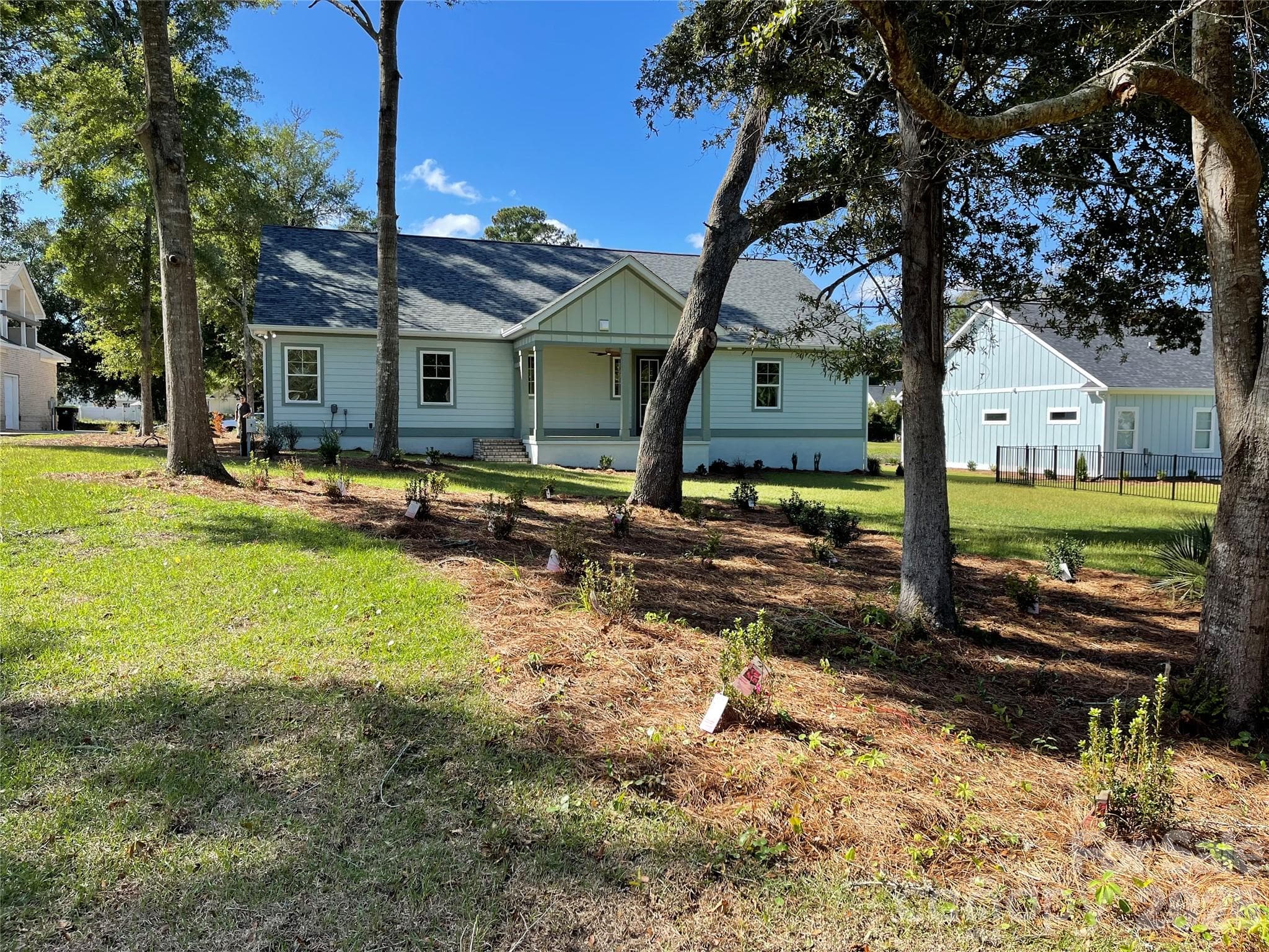 Single Family Residence at 1848 Oak Harbor Drive SW, Ocean Isle Beach, photo 5 of 12