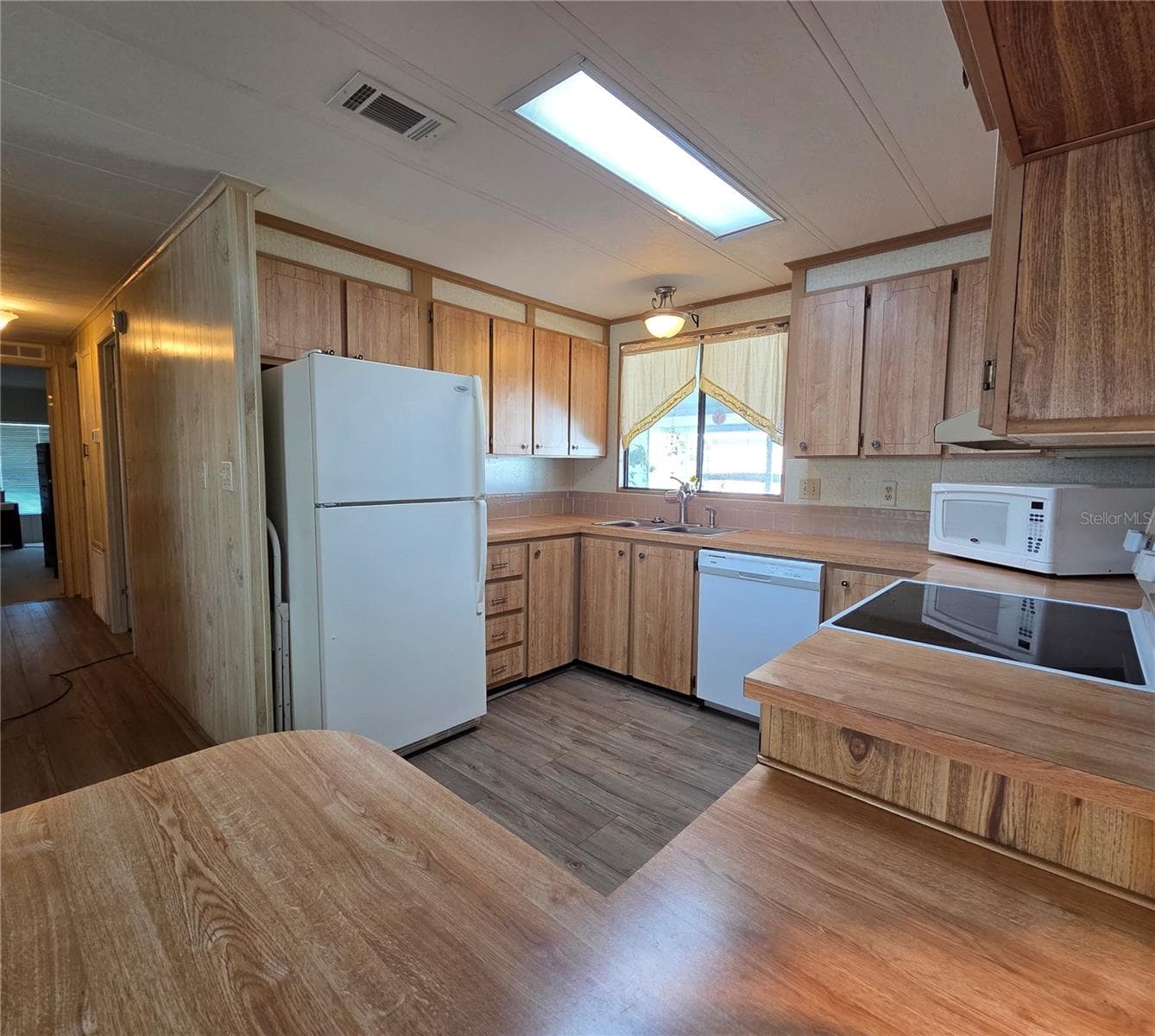 Manufactured Home at 2430 FAIRBLUFF RD #1556, ZELLWOOD, photo 3 of 40