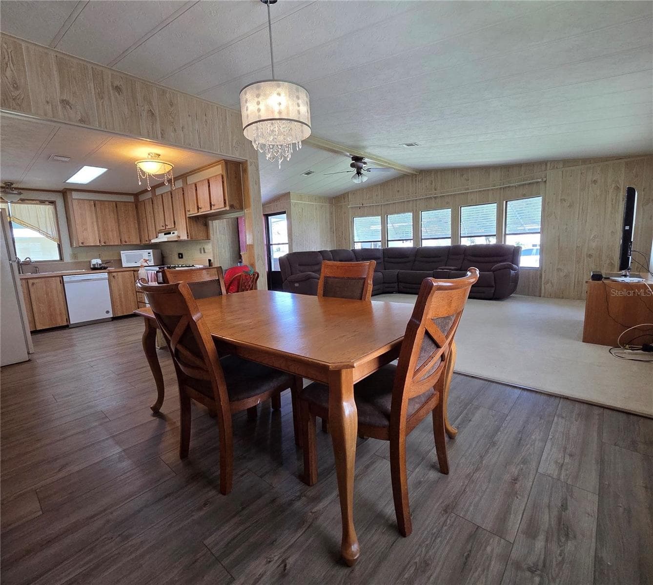Manufactured Home at 2430 FAIRBLUFF RD #1556, ZELLWOOD, photo 4 of 40