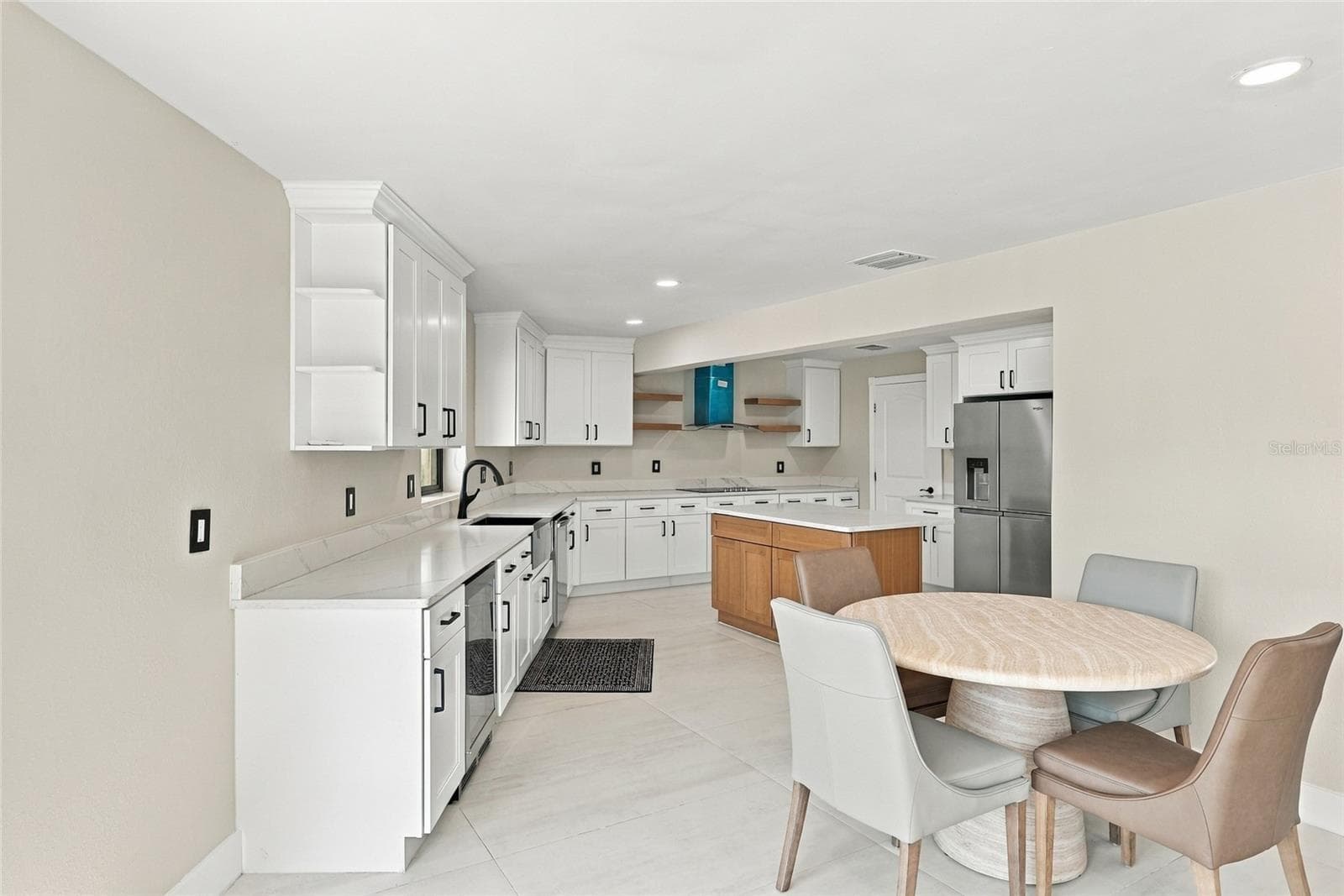 Single Family Residence at 556 JOHNS PASS AVE, MADEIRA BEACH, photo 10 of 44