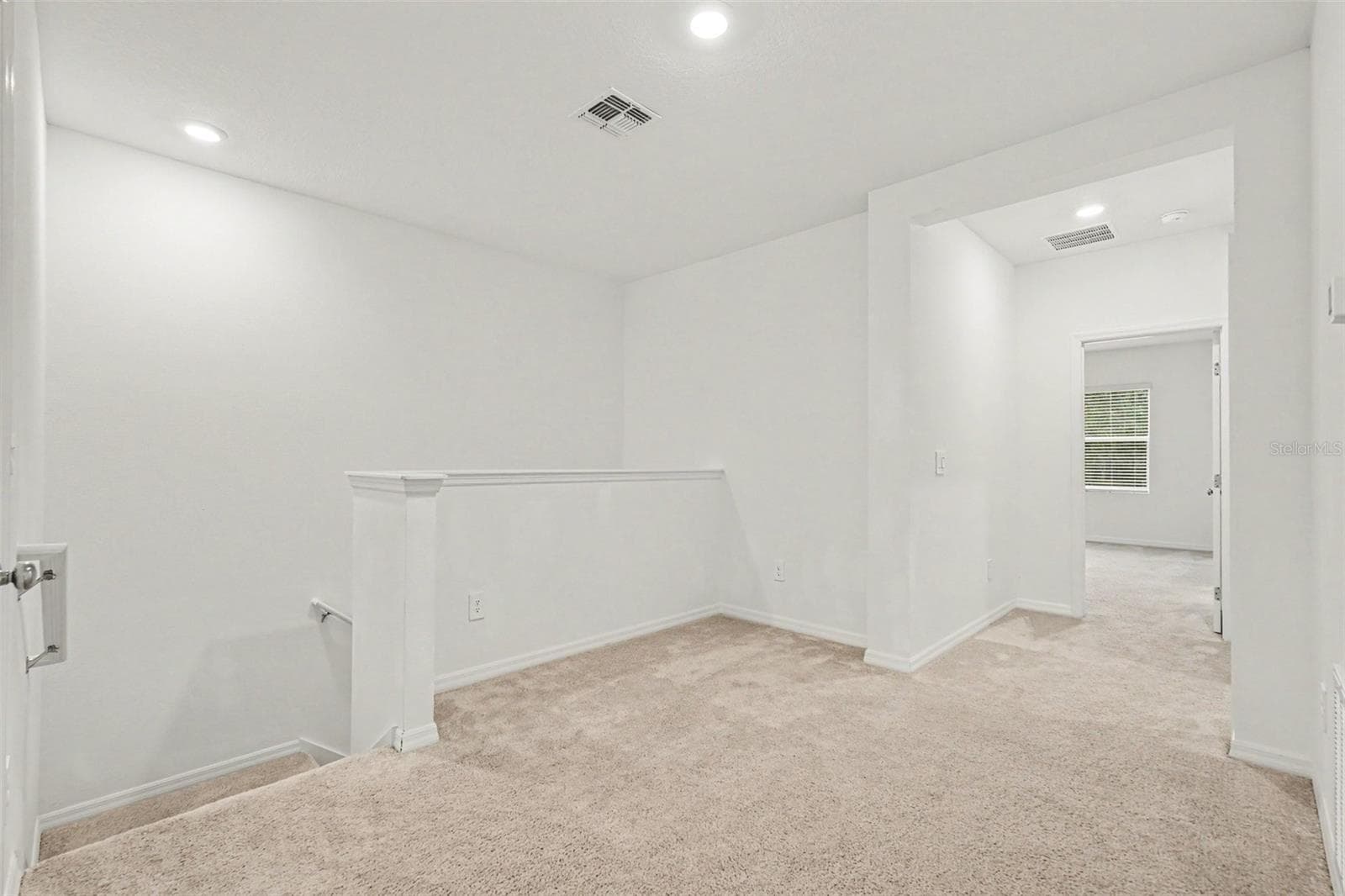 Townhouse at 3332 LAPIS LAKE DR, ZEPHYRHILLS, photo 11 of 32