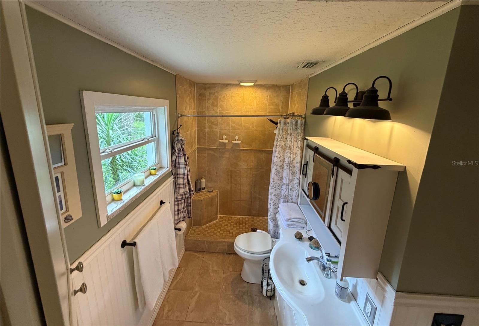Single Family Residence at 525 OLD DIXIE LN, OAK HILL, photo 29 of 45