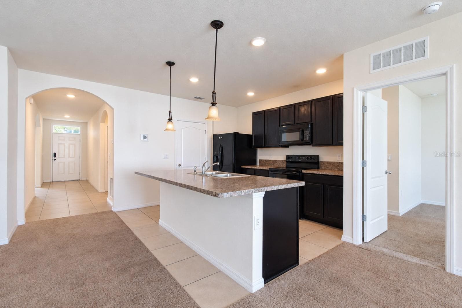 Single Family Residence at 1895 CASSIDY KNOLL DR, KISSIMMEE, photo 9 of 36