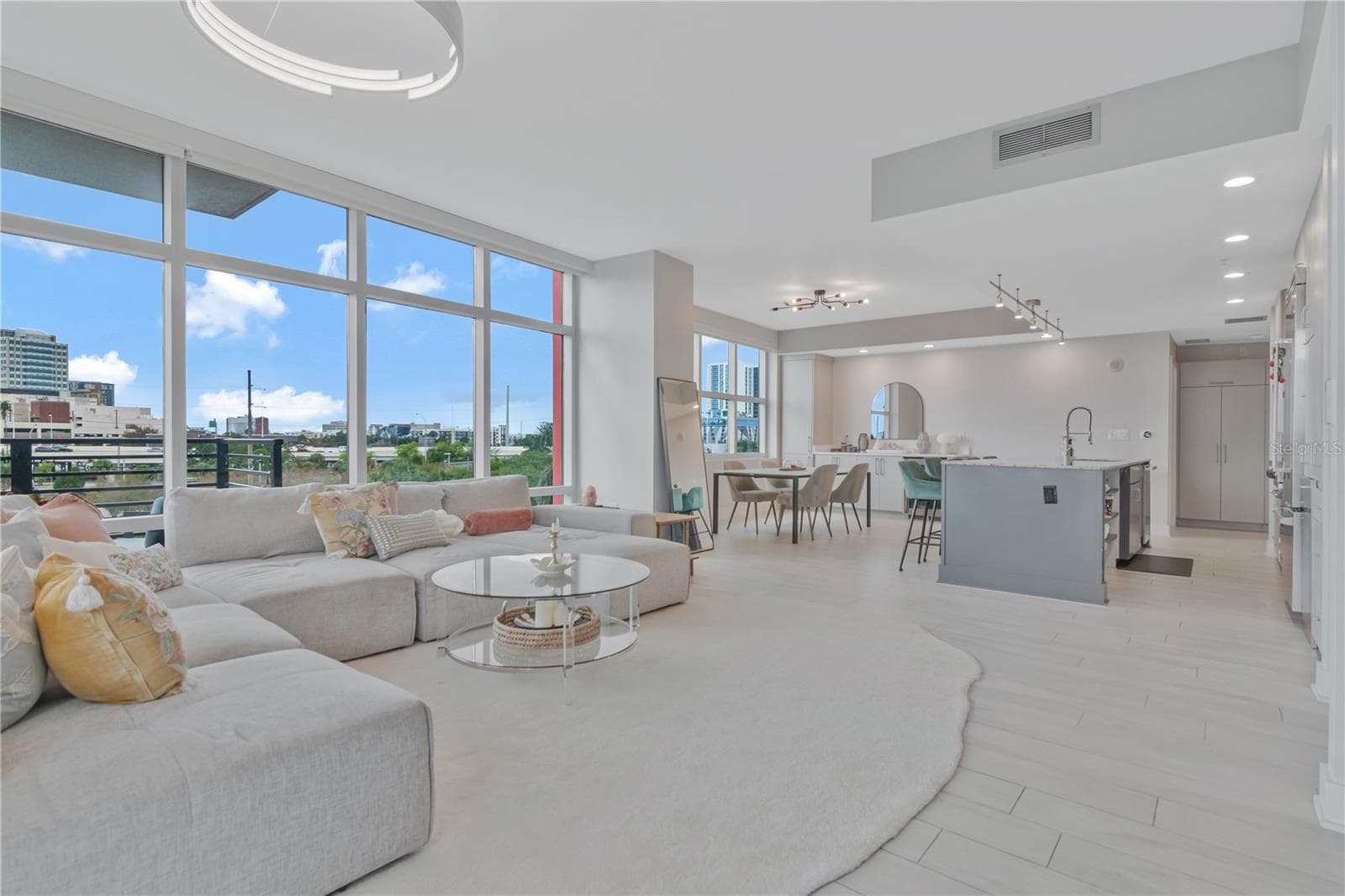 Condominium at 1120 E KENNEDY BLVD #419, TAMPA, photo 6 of 55