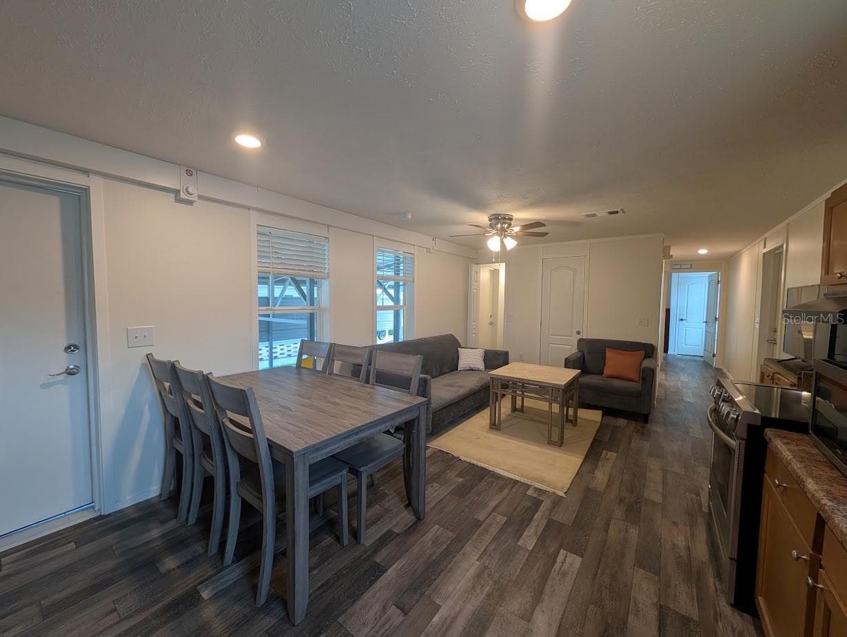 Manufactured Home at 5700 HOLIDAY PARK BLVD, NORTH PORT, photo 22 of 66
