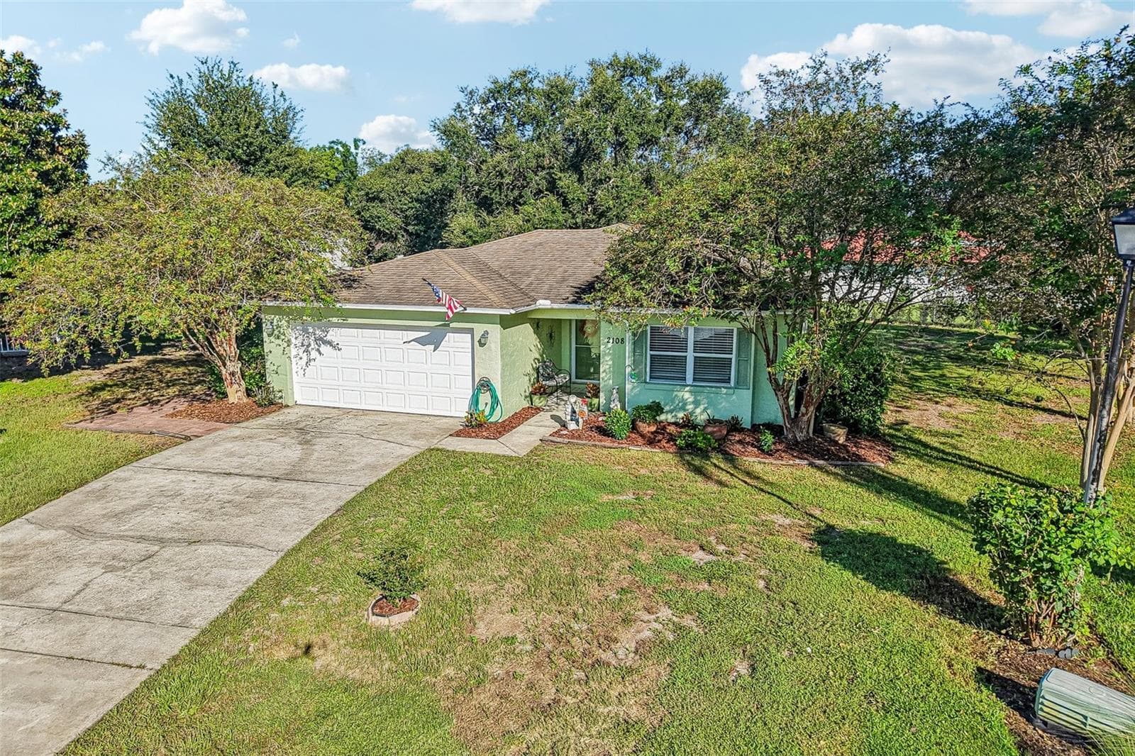 Single Family Residence at 2108 GLEN HEIGHTS PL, LAKELAND, photo 3 of 55