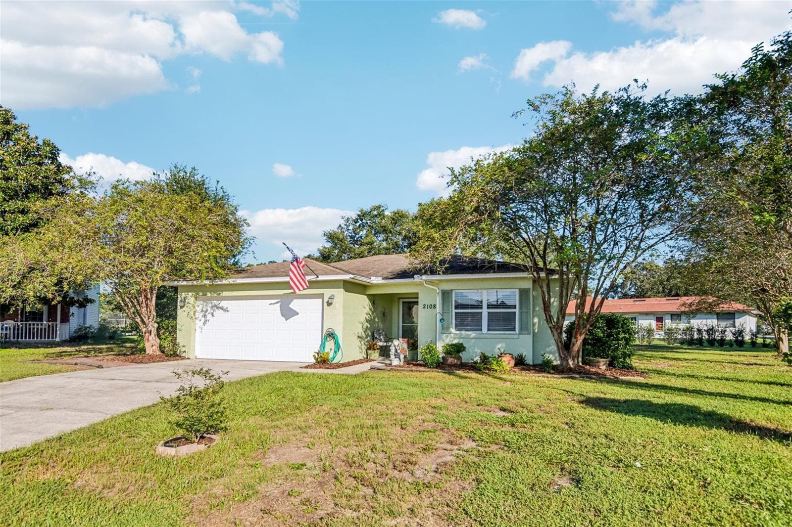 Single Family Residence at 2108 GLEN HEIGHTS PL, LAKELAND, photo 4 of 55