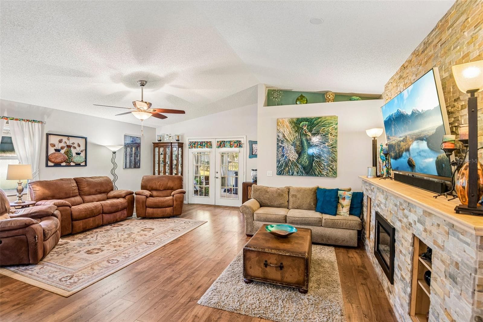 Single Family Residence at 2108 GLEN HEIGHTS PL, LAKELAND, photo 9 of 55