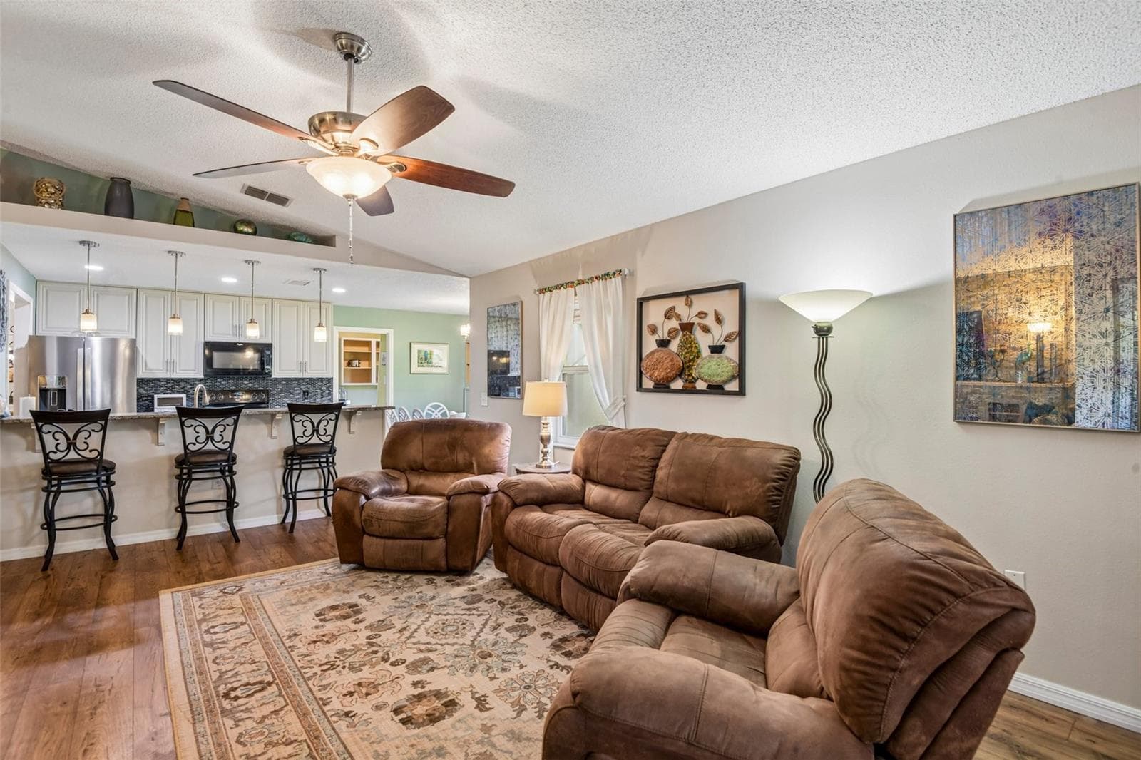 Single Family Residence at 2108 GLEN HEIGHTS PL, LAKELAND, photo 14 of 55