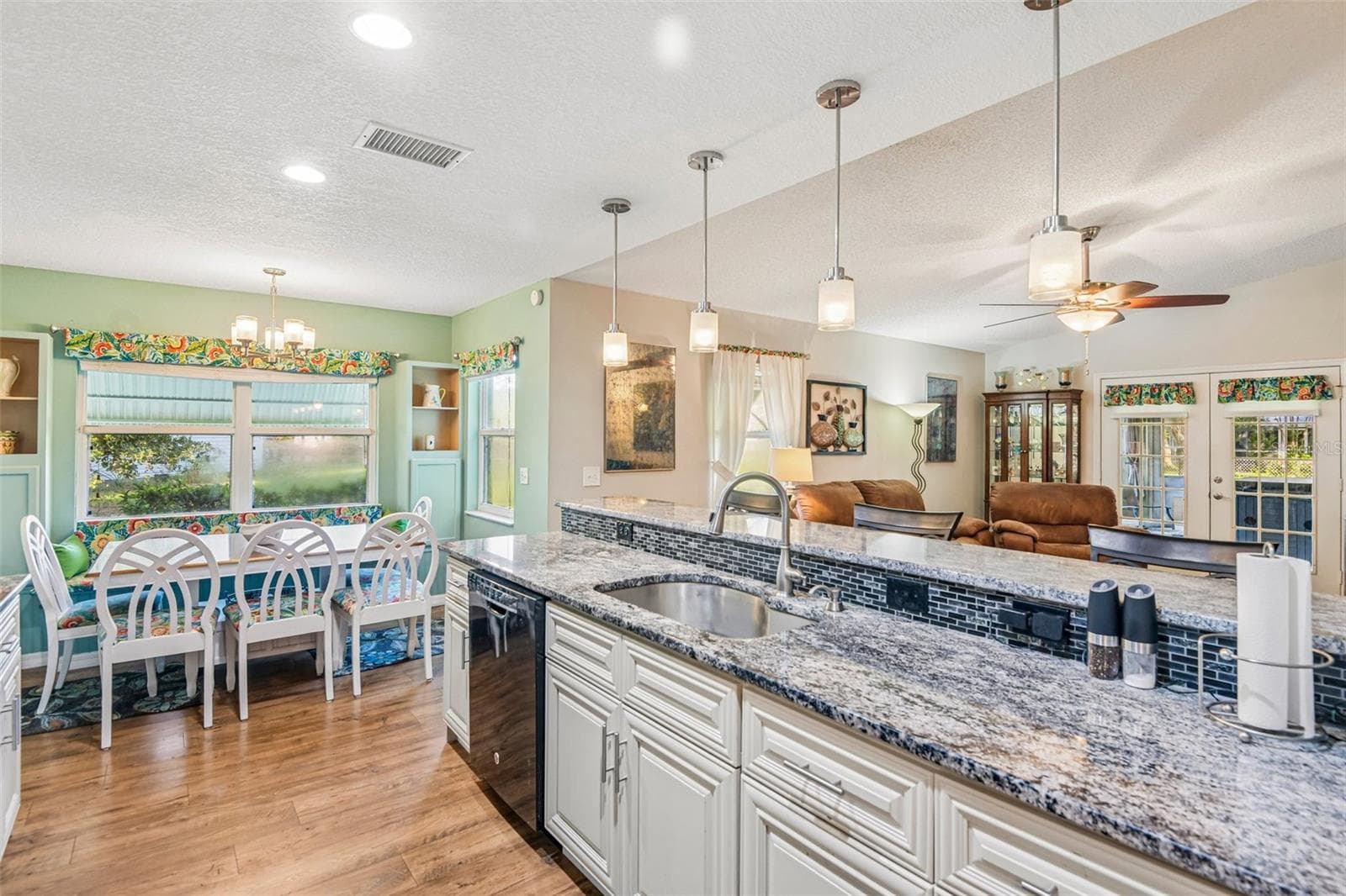 Single Family Residence at 2108 GLEN HEIGHTS PL, LAKELAND, photo 17 of 55