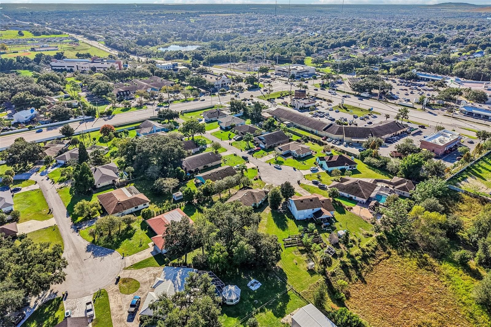 Single Family Residence at 2108 GLEN HEIGHTS PL, LAKELAND, photo 51 of 55