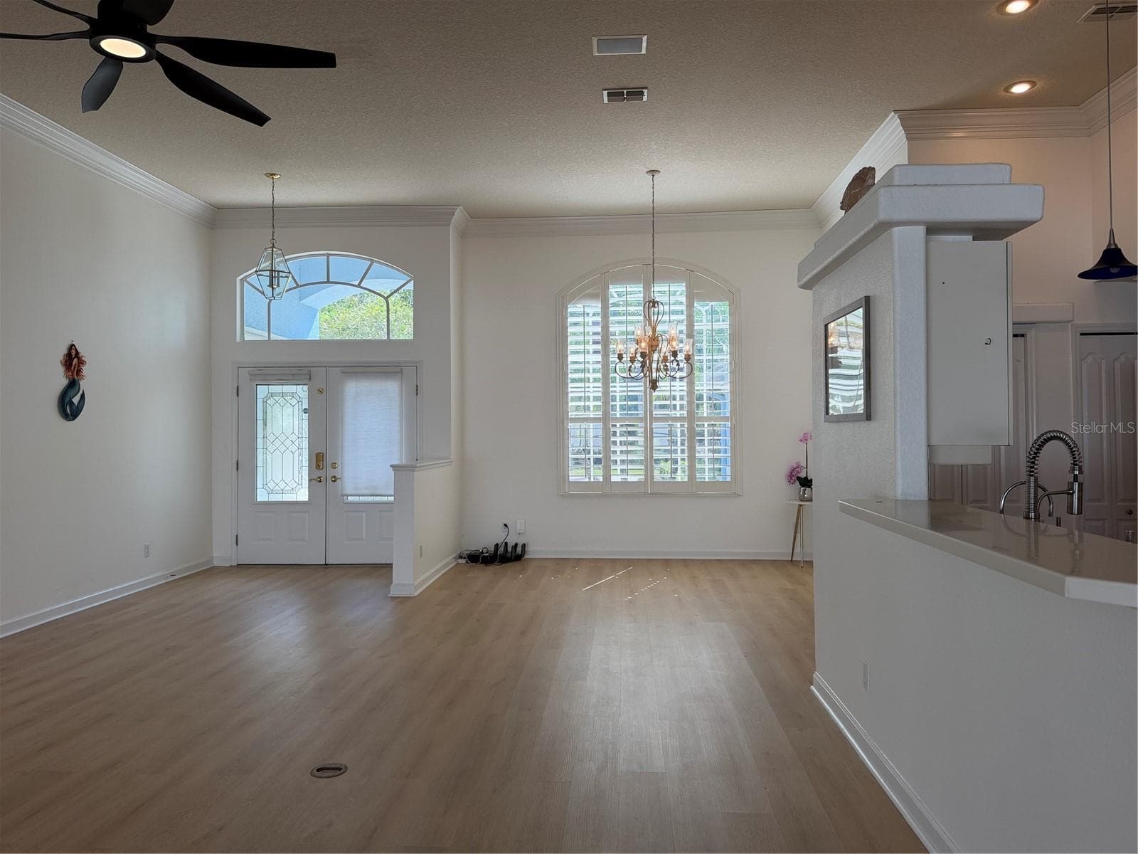 Ceiling fan was recently replaced - 2311 OASIS DR, LAND O LAKES