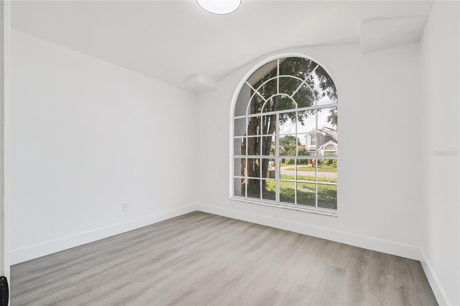 Single Family Residence at 2546 DAVENPORT CIR, KISSIMMEE, photo 12 of 44