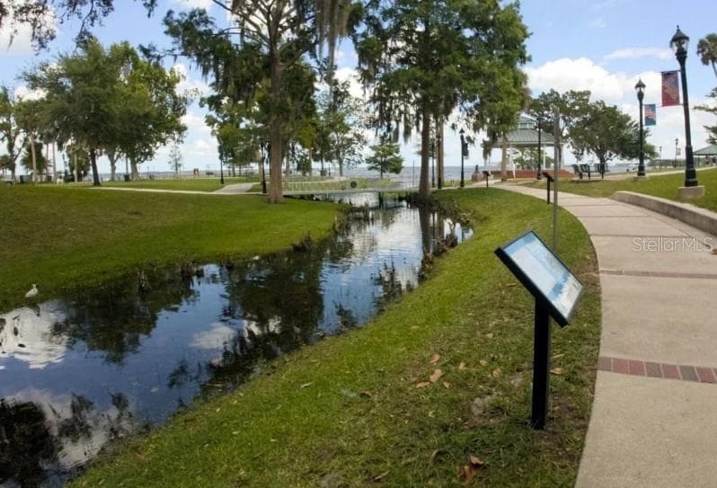 Fresh produce, homemade goods & live music at Market in the Park every 3rd Saturday. - 3422 MONARCH WAY, GREEN COVE SPRINGS
