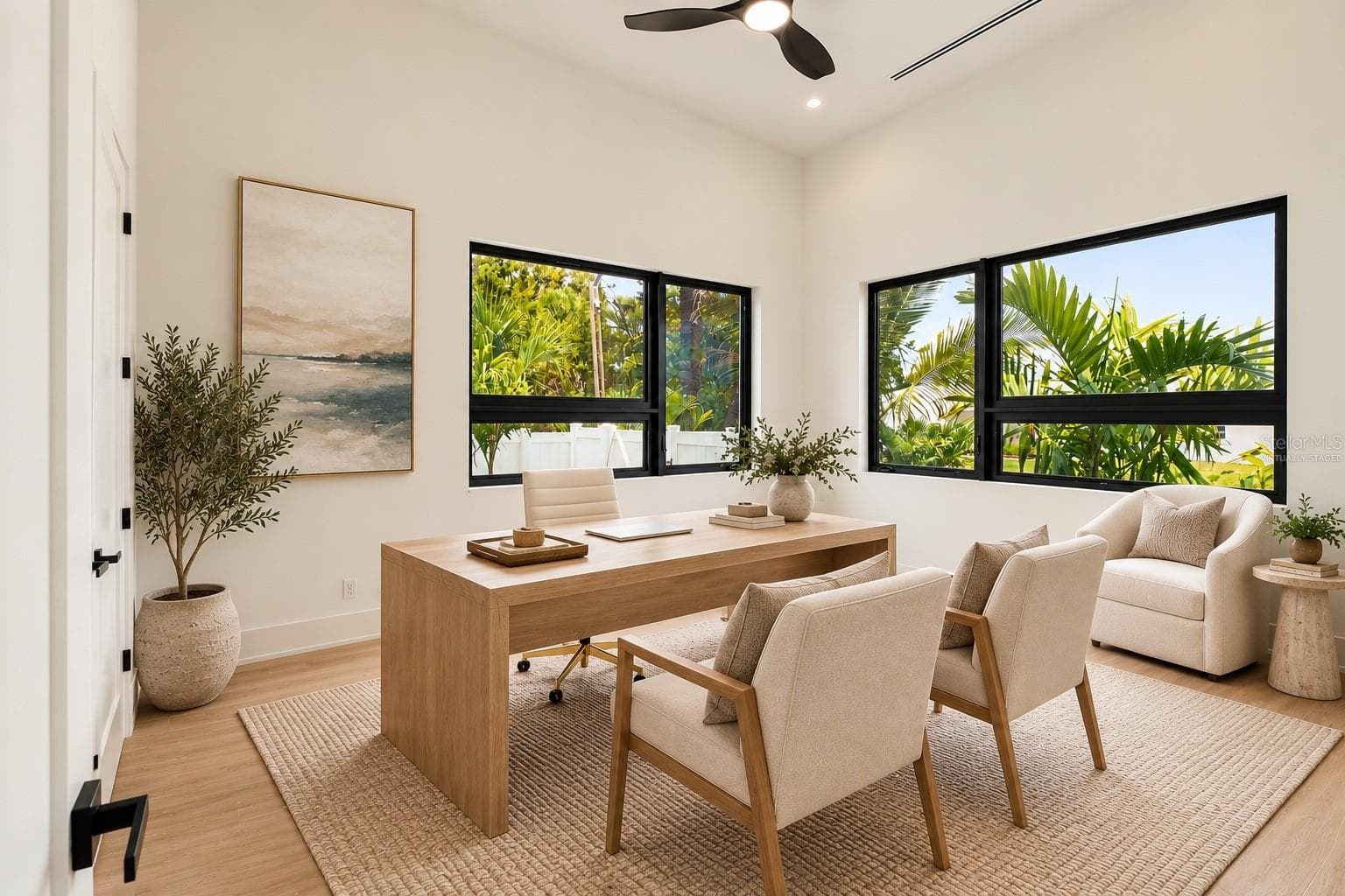 Virtually Staged Office or can be a bedroom - 1870 JASMINE DR, SARASOTA