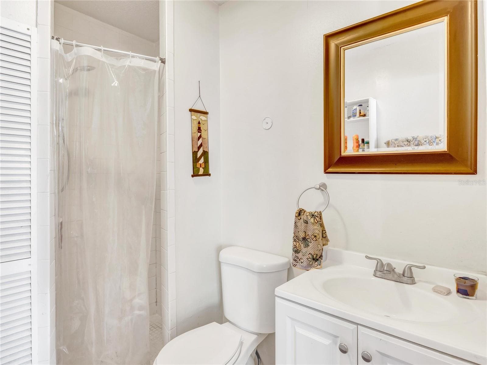Single Family Residence at 141 W CONNECTICUT AVE, EDGEWATER, photo 20 of 26