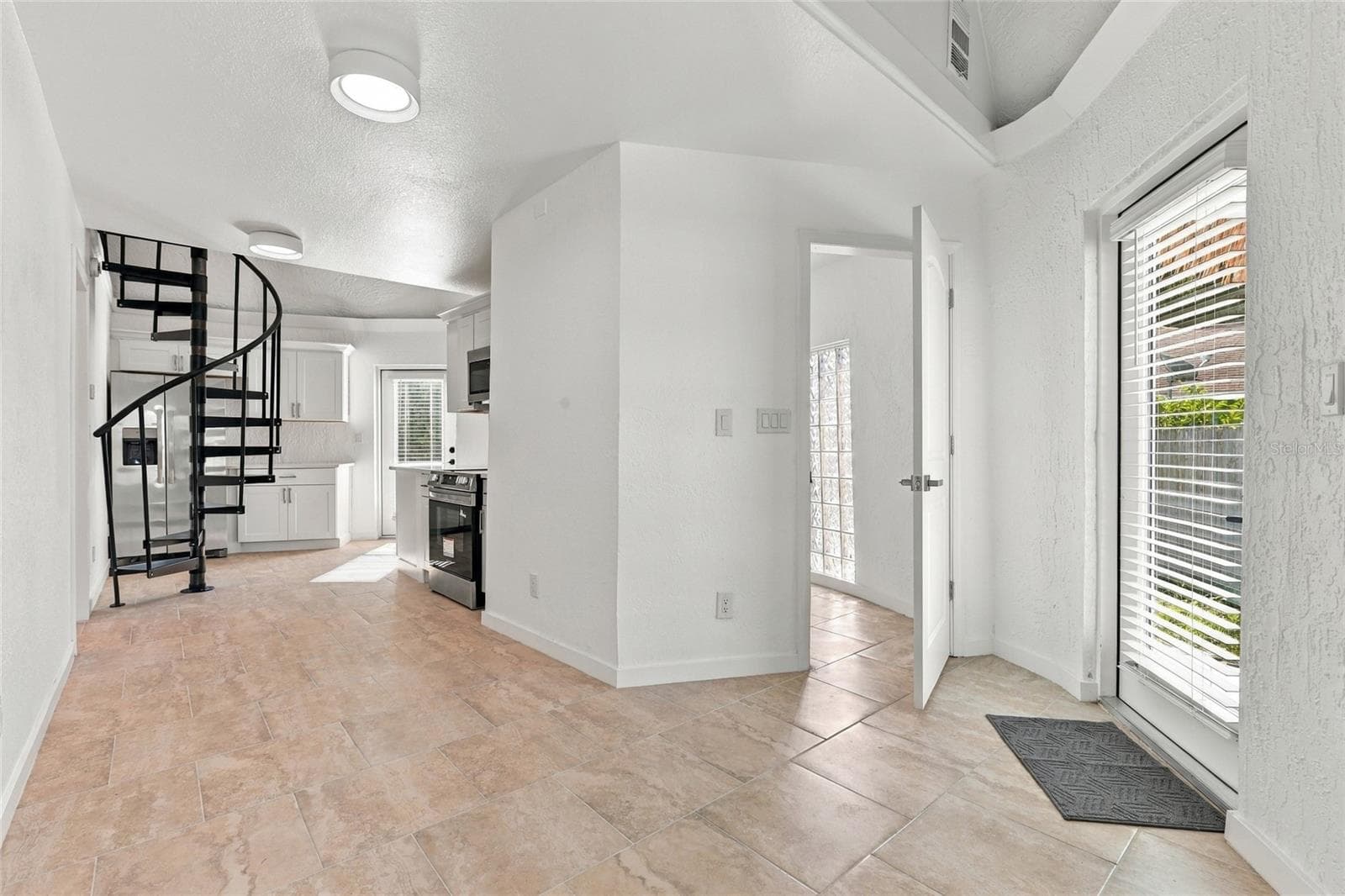 Single Family Residence at 2881 GENTIAN RD, VENICE, photo 8 of 31