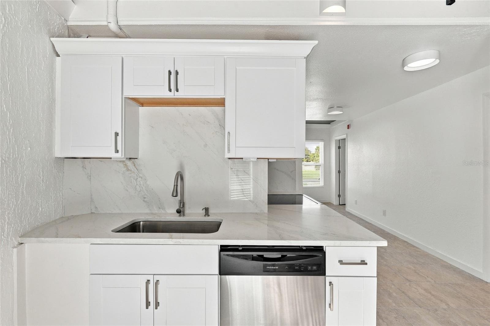 Single Family Residence at 2881 GENTIAN RD, VENICE, photo 12 of 31