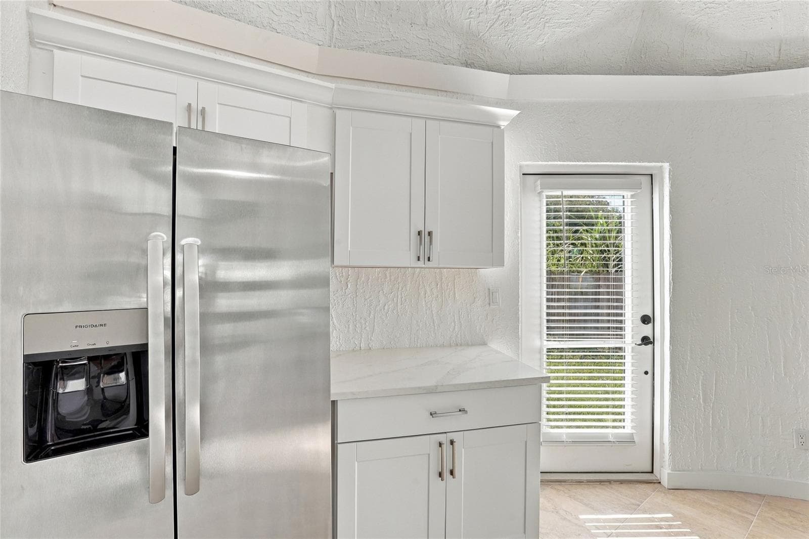 Single Family Residence at 2881 GENTIAN RD, VENICE, photo 13 of 31