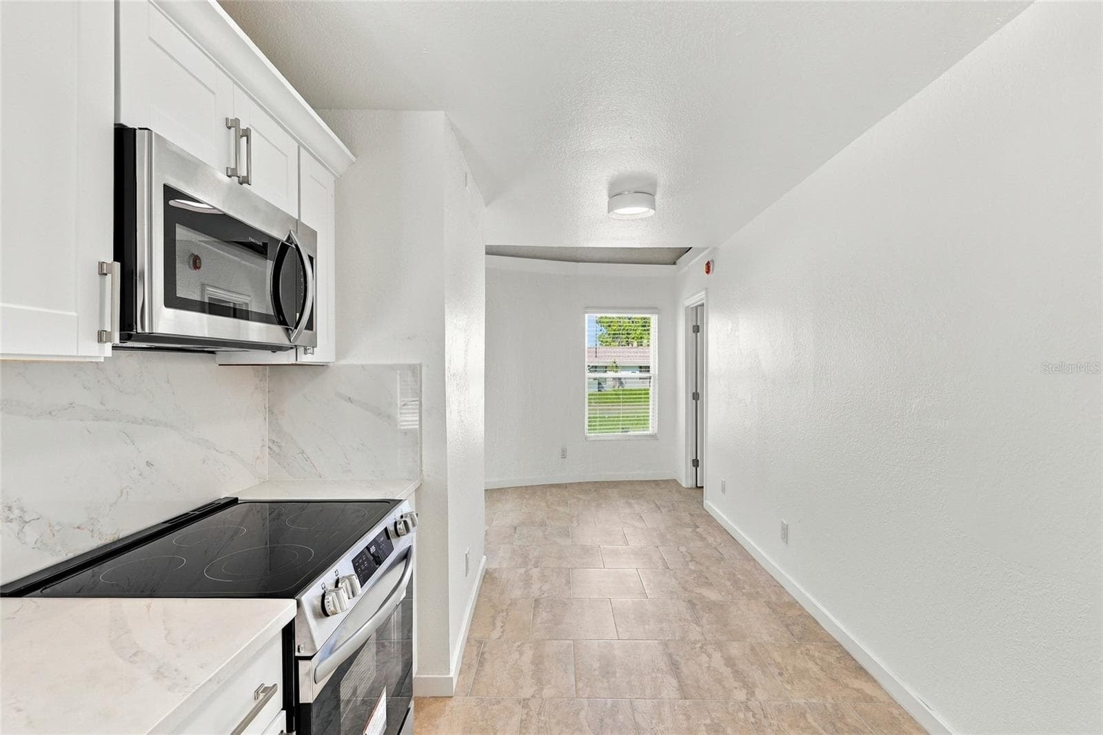 Single Family Residence at 2881 GENTIAN RD, VENICE, photo 14 of 31