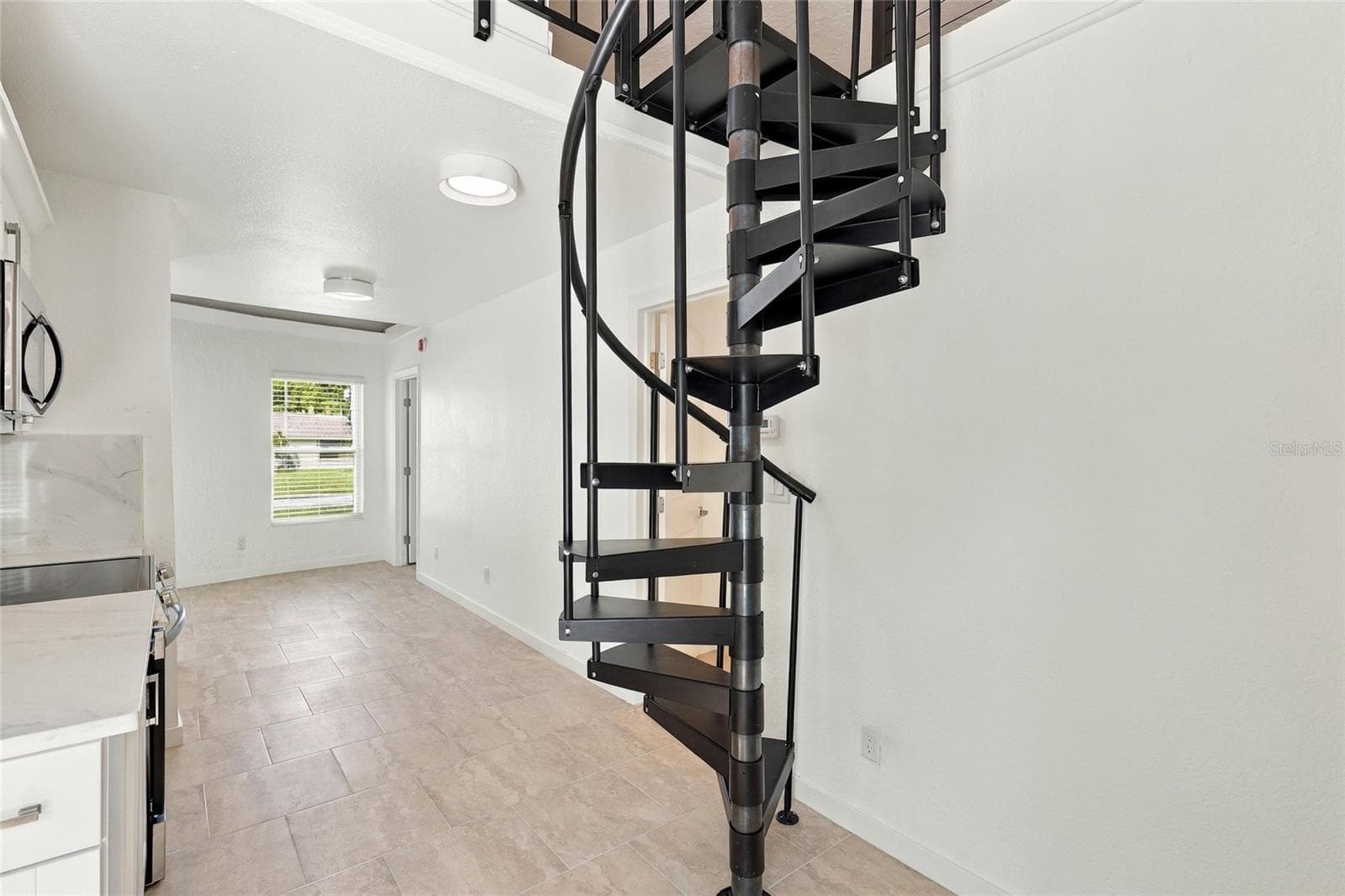 Single Family Residence at 2881 GENTIAN RD, VENICE, photo 16 of 31