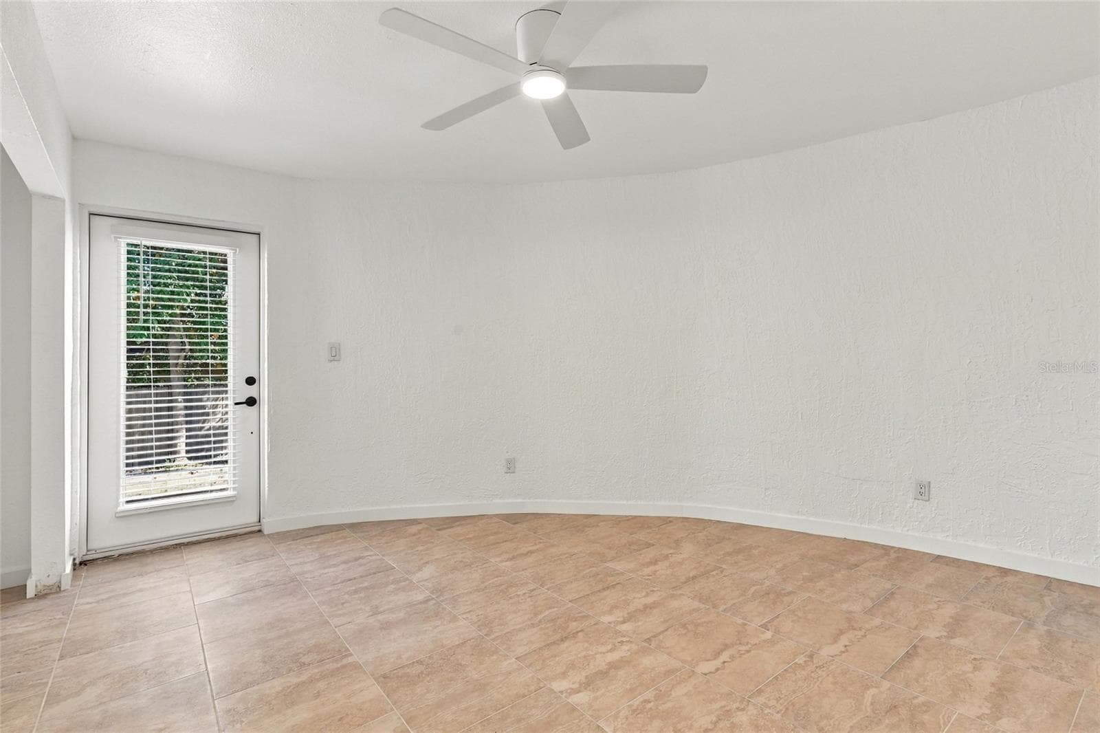 Single Family Residence at 2881 GENTIAN RD, VENICE, photo 17 of 31