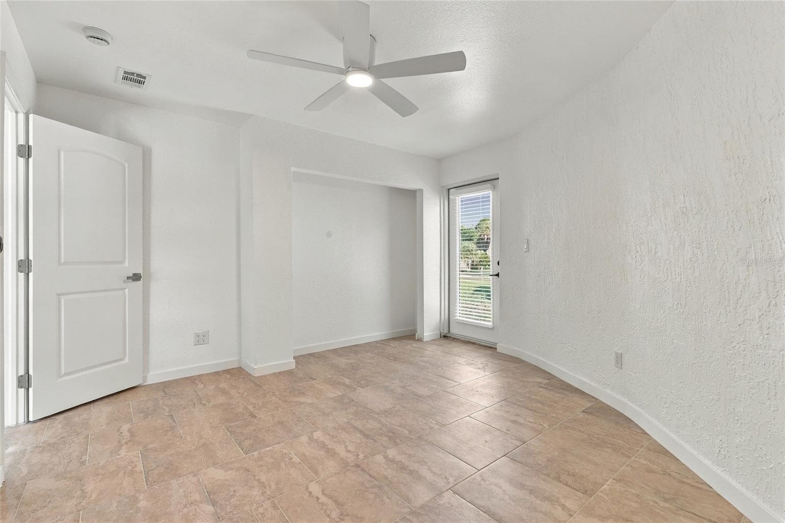 Single Family Residence at 2881 GENTIAN RD, VENICE, photo 19 of 31
