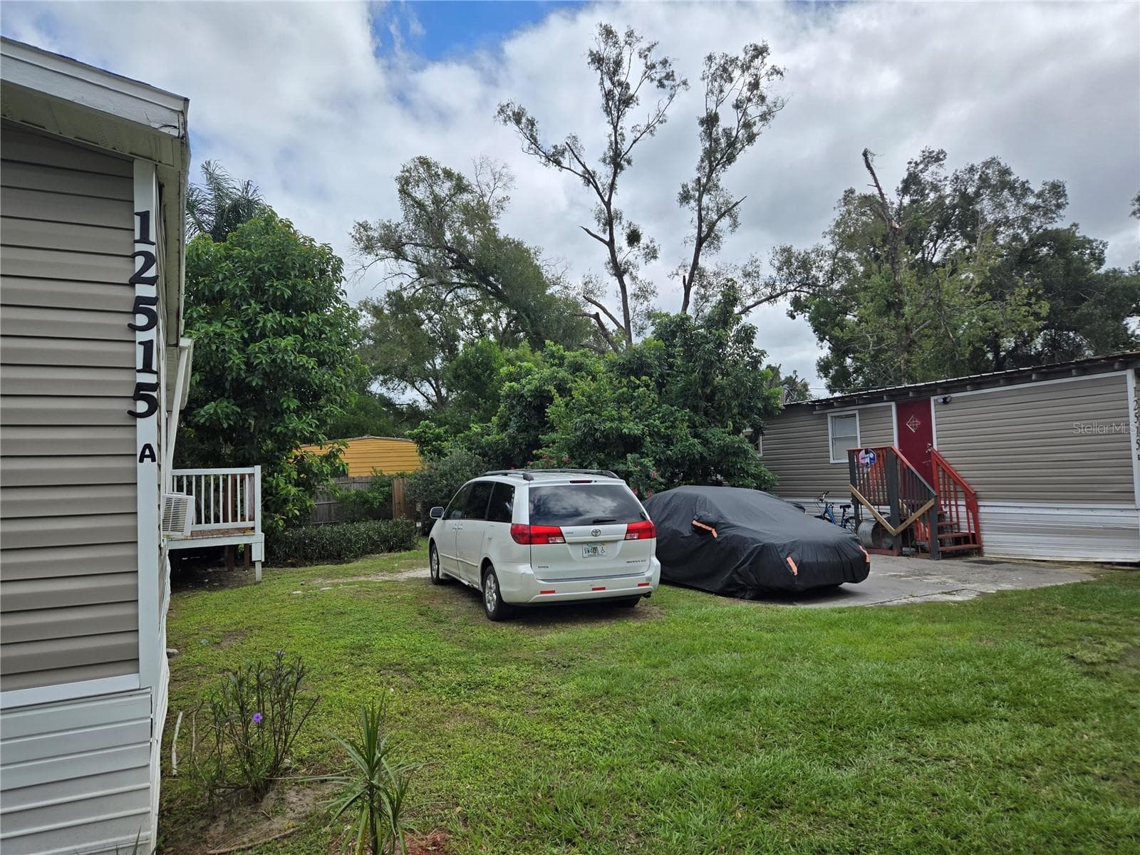 Quadruplex at 12515 FOUR OAKS RD, TAMPA, photo 2 of 25