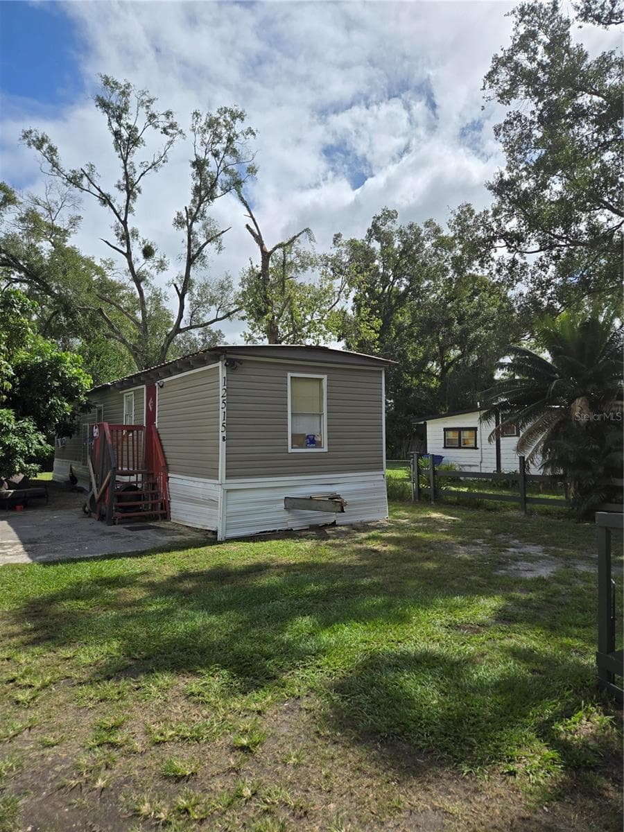 Quadruplex at 12515 FOUR OAKS RD, TAMPA, photo 8 of 25