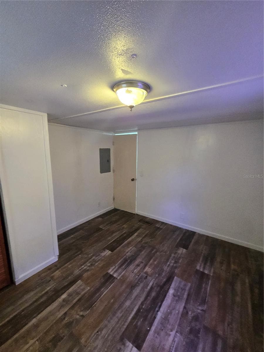 Quadruplex at 12515 FOUR OAKS RD, TAMPA, photo 19 of 25