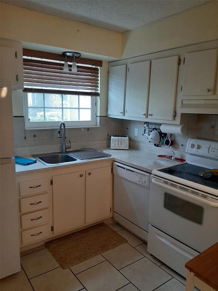 Condominium at 3435 41ST TER S #198, ST PETERSBURG, photo 6 of 42