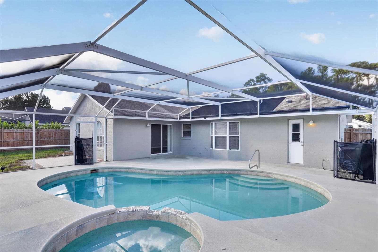 Single Family Residence at 4708 WINDWOOD DR, KISSIMMEE, photo 2 of 55