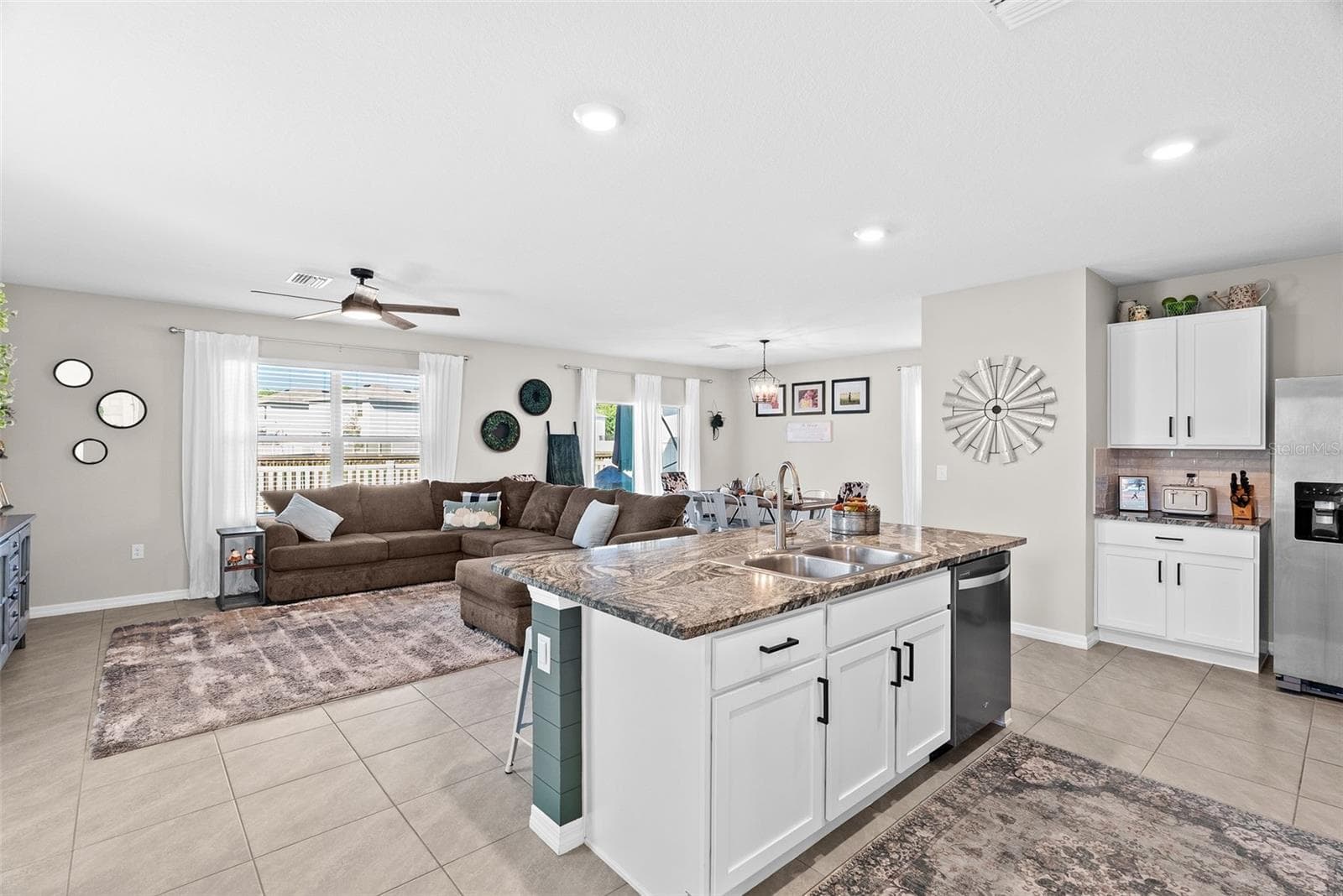 Kitchen/Living - 2401 MOON SHADOW RD, NEW PORT RICHEY
