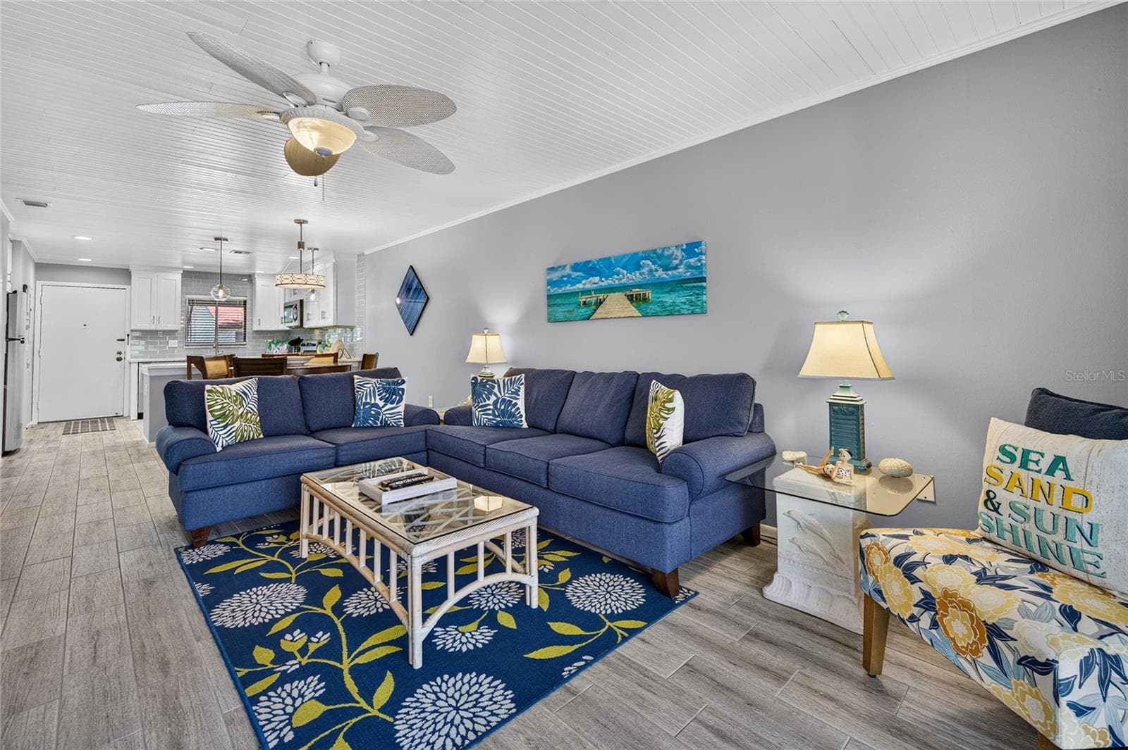 Living room - 1634 STICKNEY POINT RD #34-202, SARASOTA