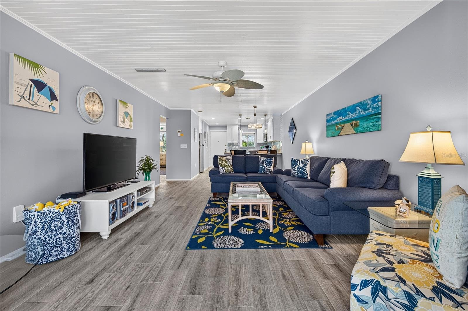 Living room - 1634 STICKNEY POINT RD #34-202, SARASOTA