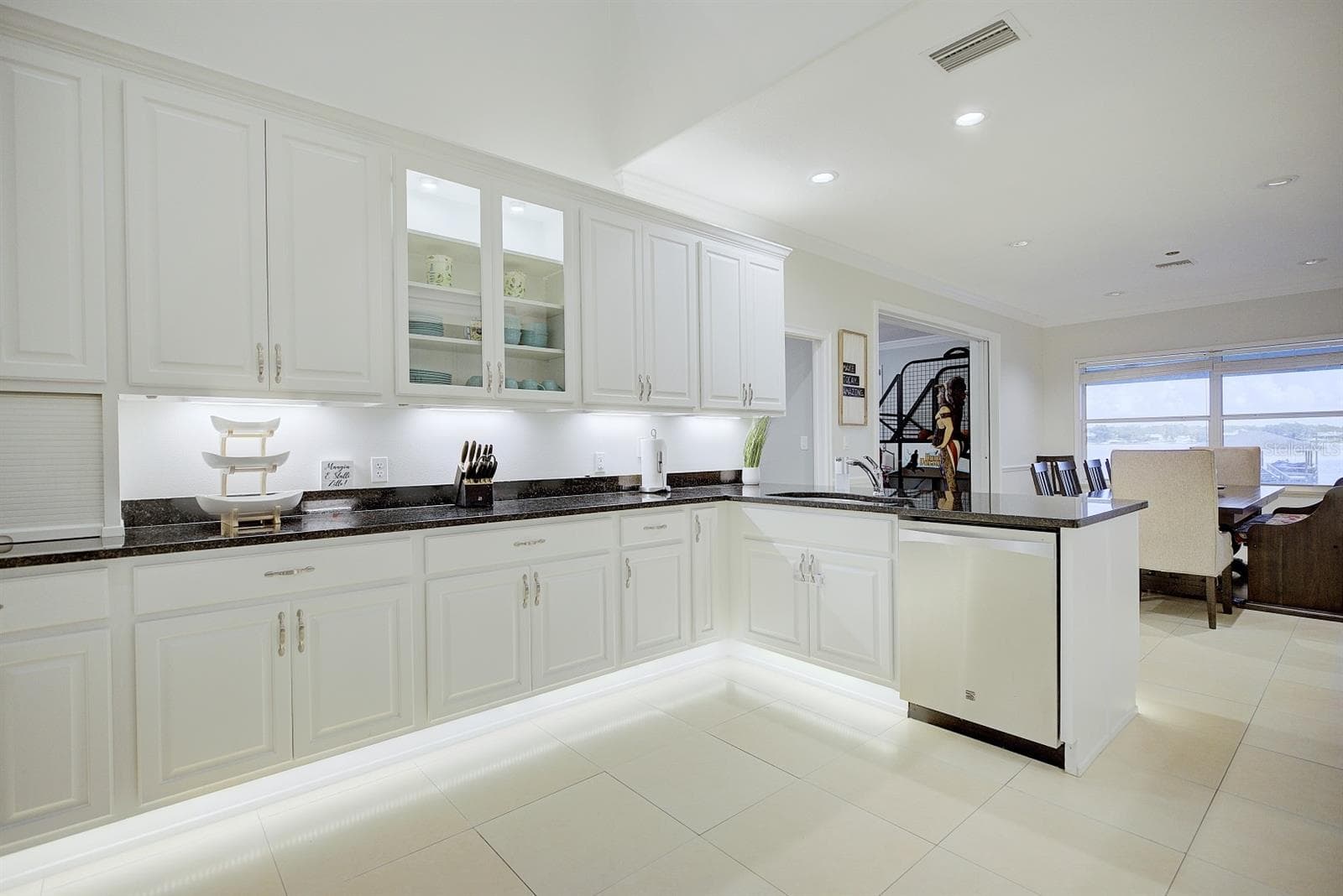 Single Family Residence at 492 SUNSET POINTE DR, LAKE PLACID, photo 16 of 59