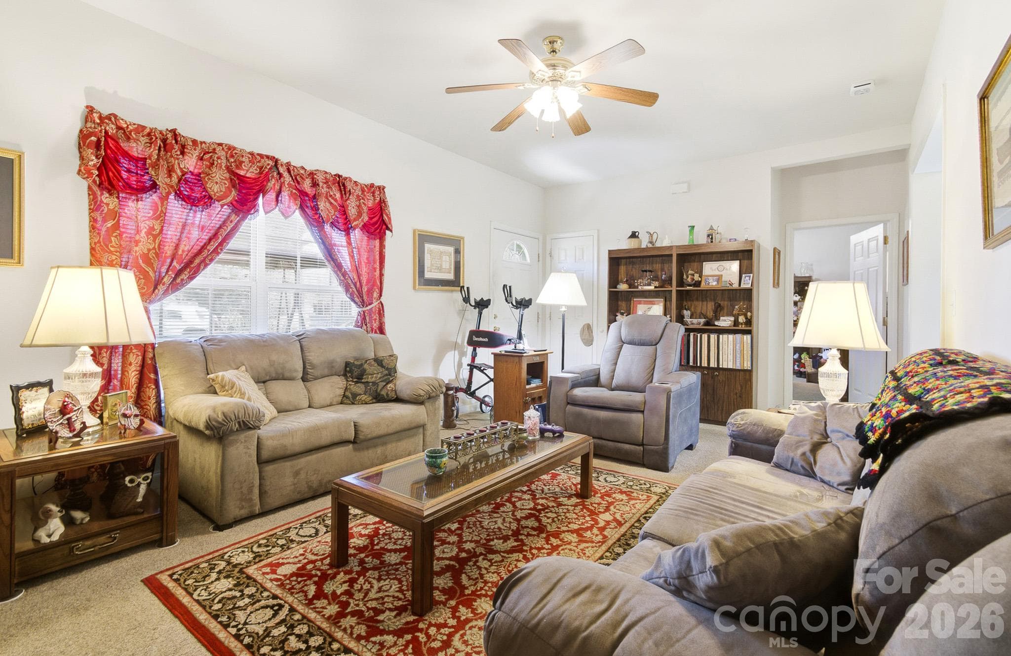 Single Family Residence at 95 Beechnut Drive, Hendersonville, photo 3 of 26
