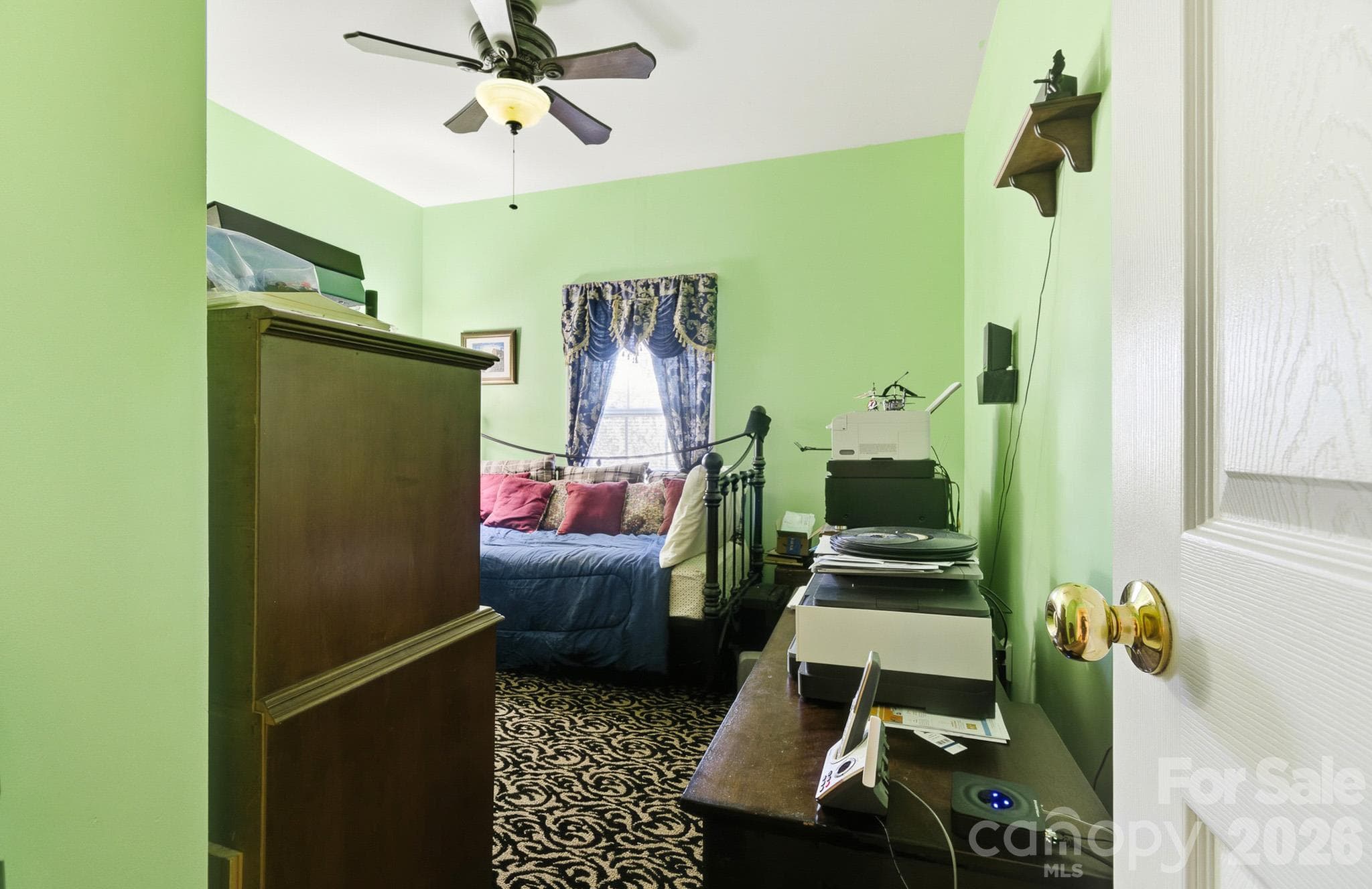 Single Family Residence at 95 Beechnut Drive, Hendersonville, photo 16 of 26