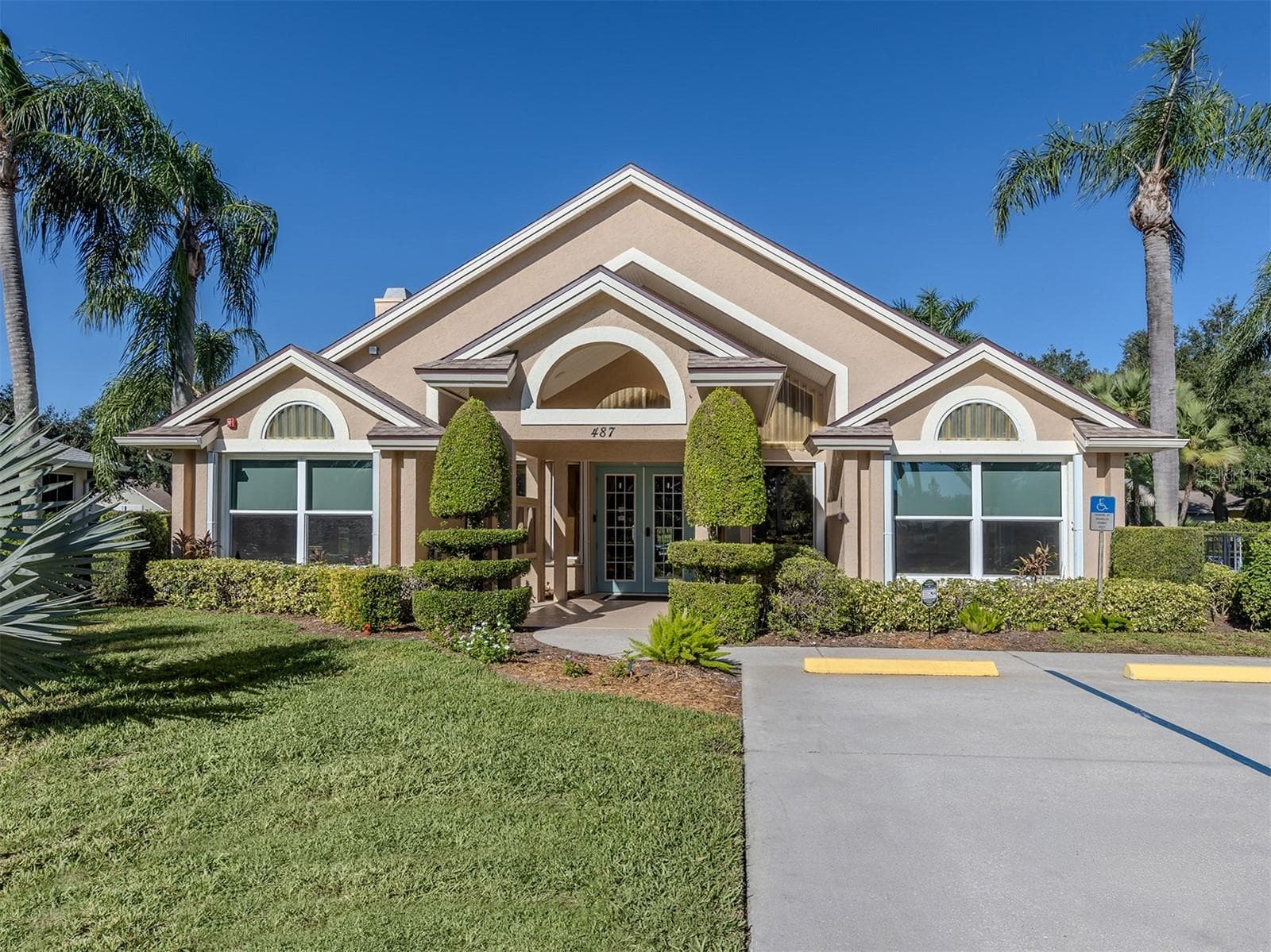 Single Family Residence at 443 BERMUDA ISLES CIR, VENICE, photo 40 of 78