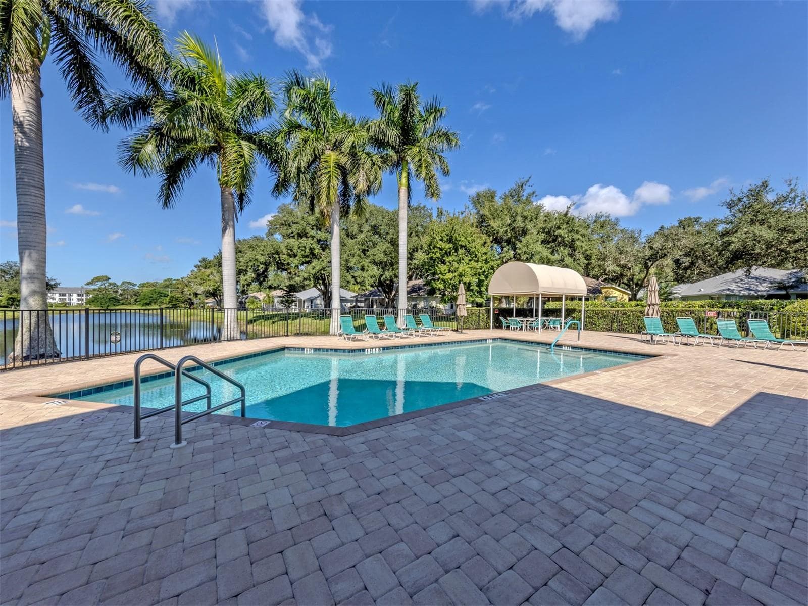 Single Family Residence at 443 BERMUDA ISLES CIR, VENICE, photo 43 of 78