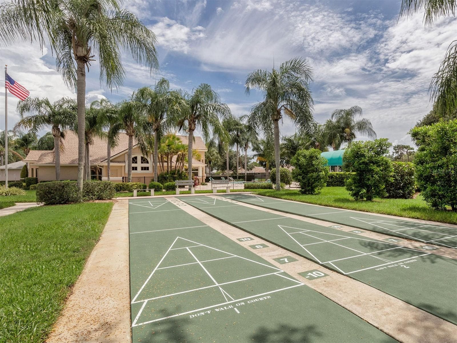 Single Family Residence at 443 BERMUDA ISLES CIR, VENICE, photo 51 of 78