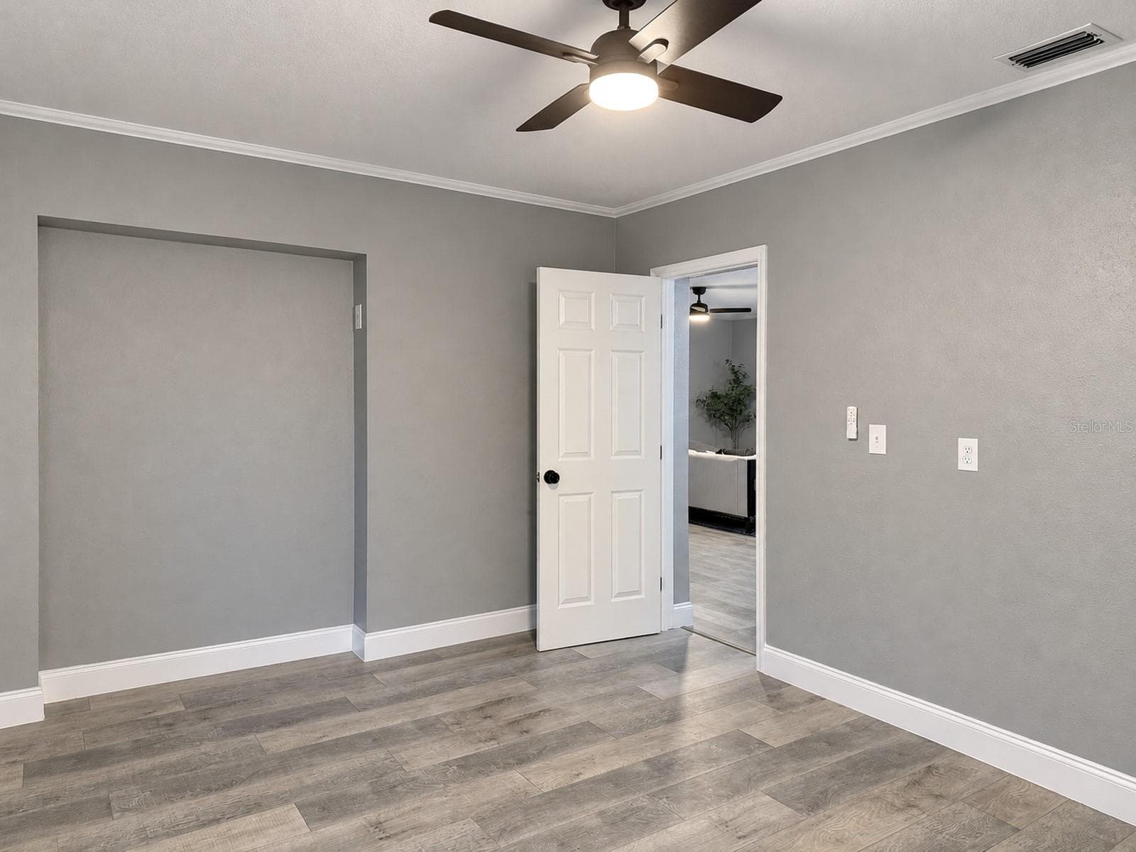 Single Family Residence at 7400 LOCUST ST NE, ST PETERSBURG, photo 18 of 29