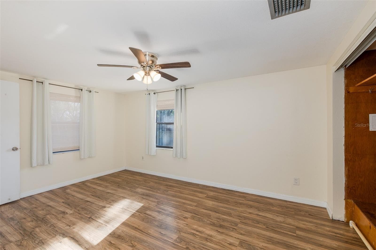 Single Family Residence at 3138 BLUFF BLVD, HOLIDAY, photo 36 of 83