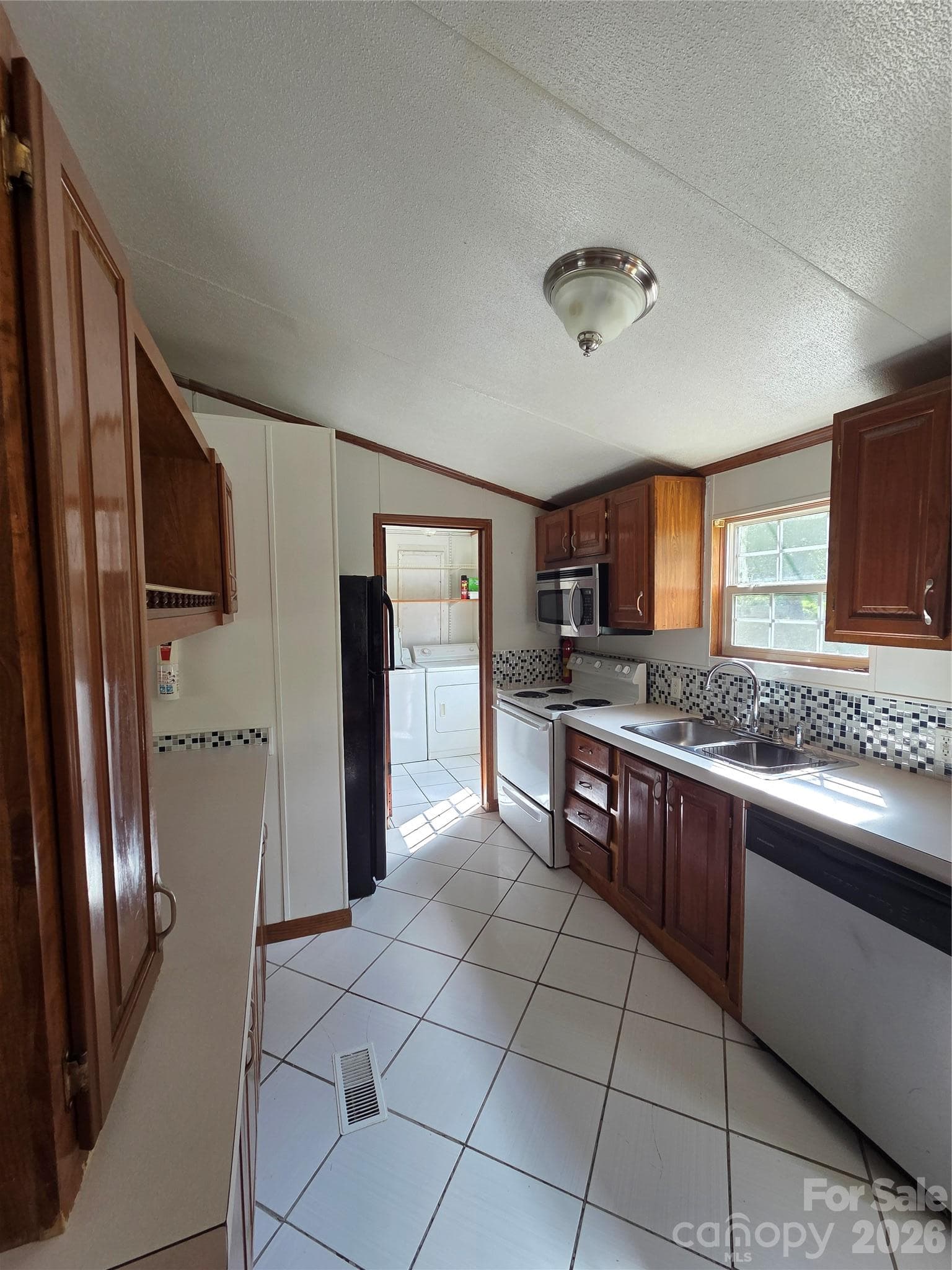 Single Family Residence at 117 Nakoma Place, Whittier, photo 29 of 30