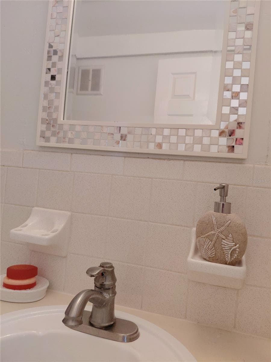 Condominium at HANOVER LANDING CONDO, TARPON SPRINGS, photo 22 of 25