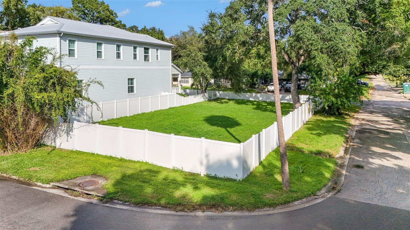 Rear of property on cul-de-sac St. - 2902 N PERRY AVE, TAMPA