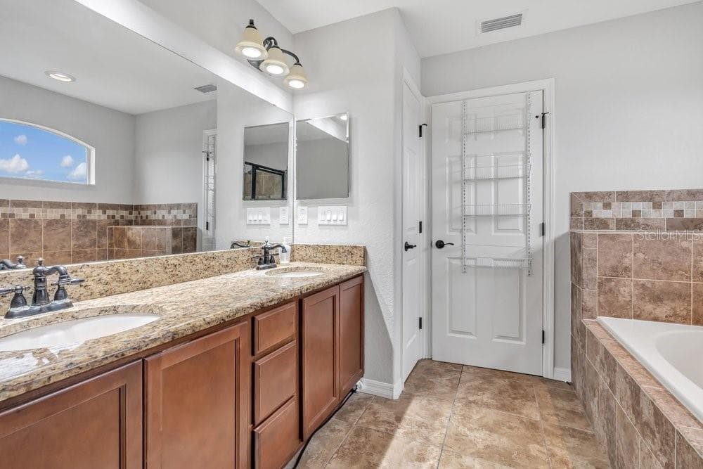 Single Family Residence at 3057 GRAND PRESERVE BLVD, MULBERRY, photo 29 of 61