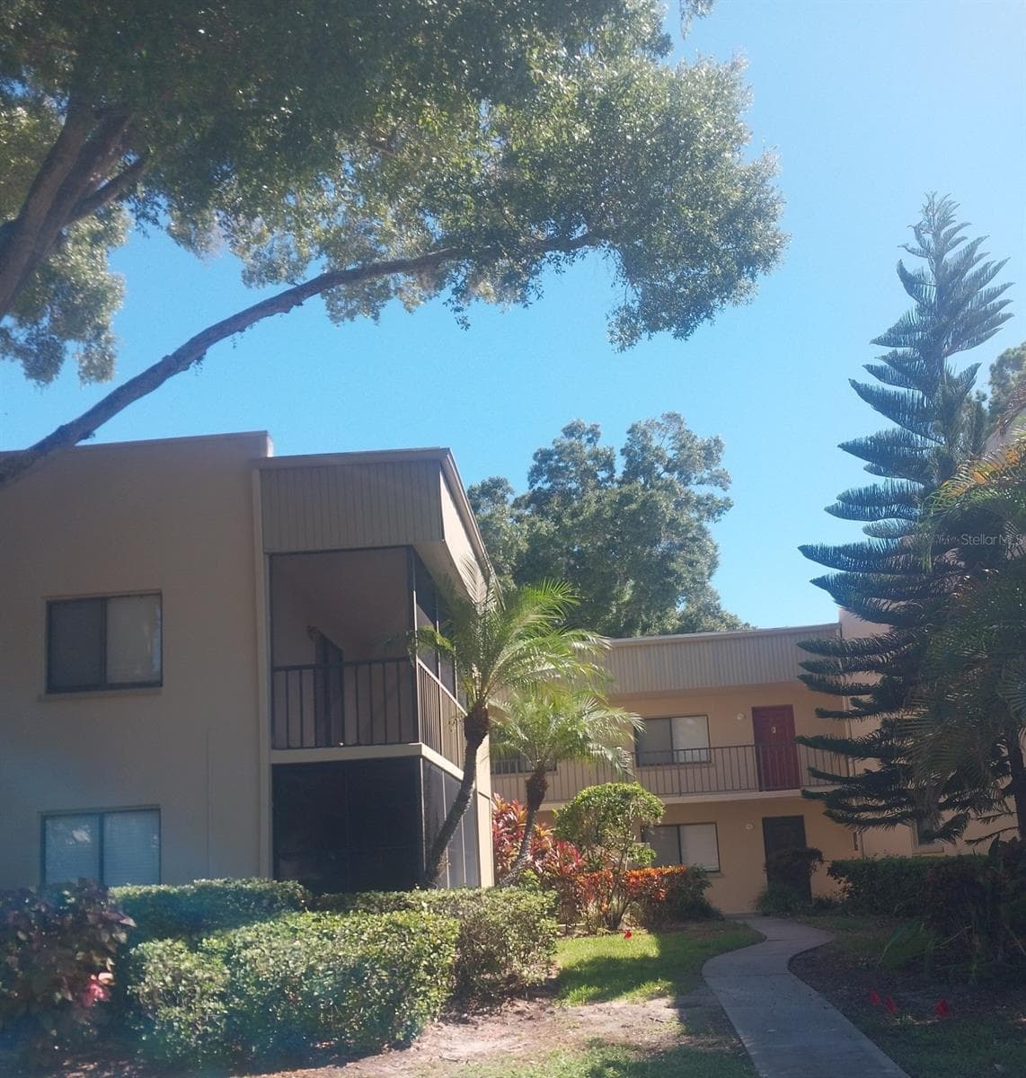 Great Location in Community - 3300 FOX CHASE CIR N #201, PALM HARBOR