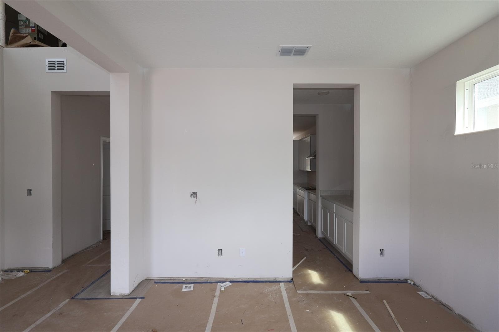 Single Family Residence at 6765 YELLOW WARBLER BND, ST CLOUD, photo 6 of 23