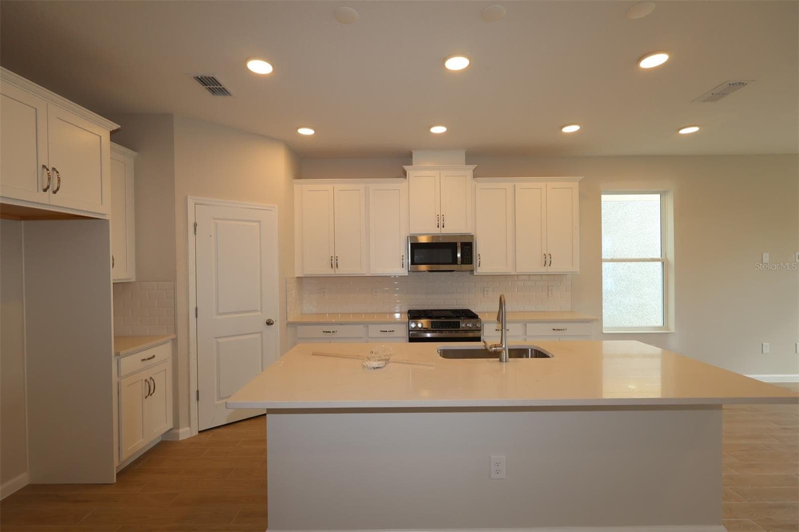 Single Family Residence at 1306 TWELVE OAKS RD, ST CLOUD, photo 3 of 32